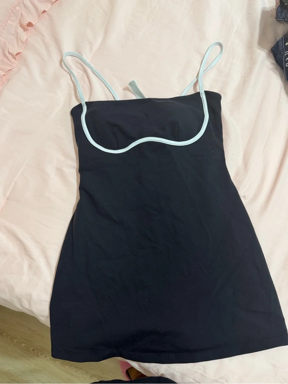 ALO Yoga Streamline Dress- Black/ White